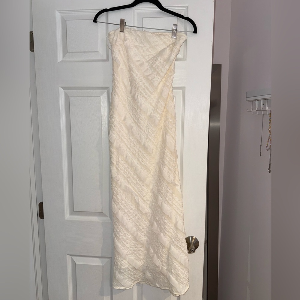 Et Clet Ivory Ruffle Midi Dress
